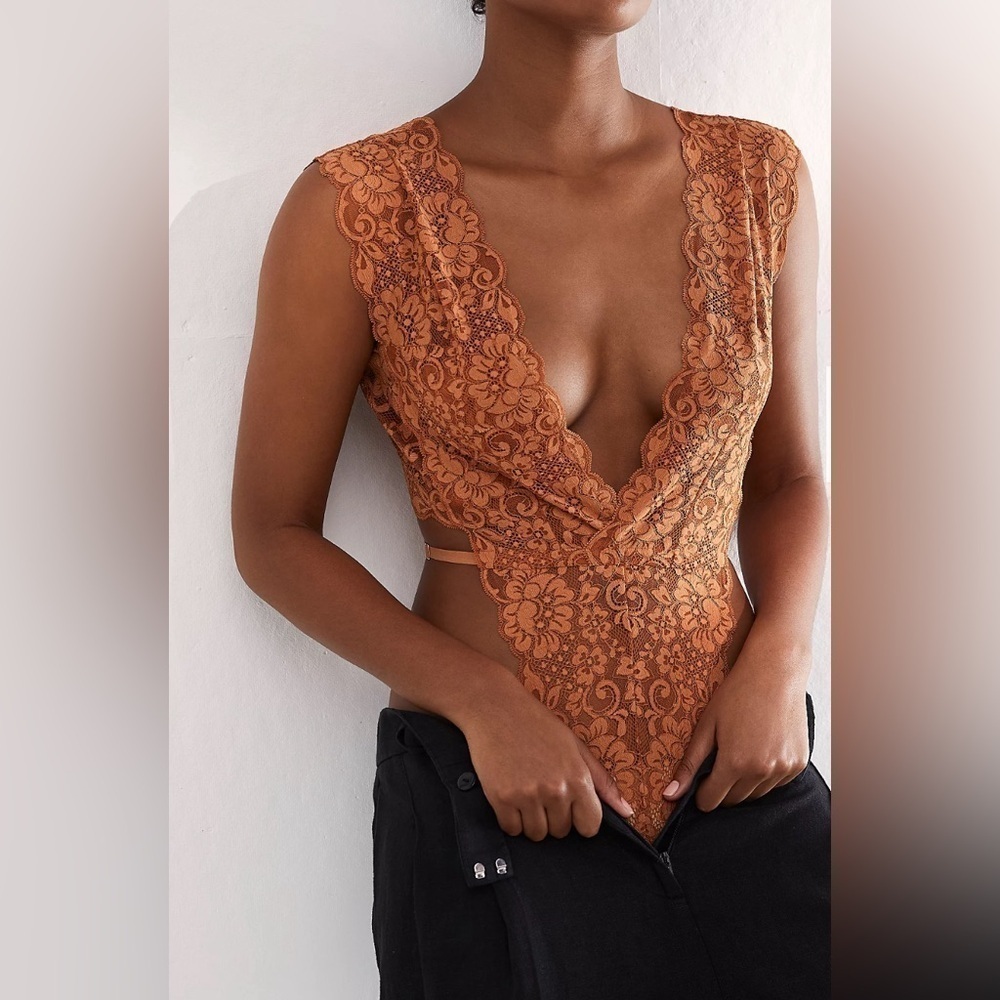 HAH X Free People Cut to the Chase Lace Bodysuit Brown Sugar Womens Size XS NWT